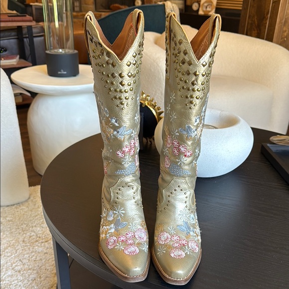 Dingo Embroidered Gold Western Boots Size 8m - Picture 2 of 7
